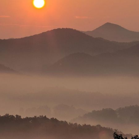 Views I Mins To Dollywood I Hot Tub I Pool Table Villa Sevierville Buitenkant foto