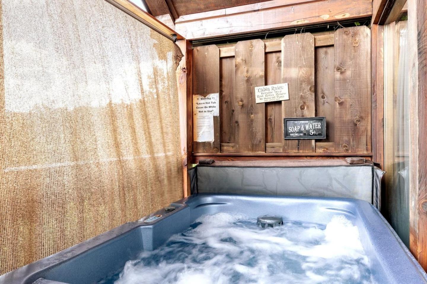 Views I Mins To Dollywood I Hot Tub I Pool Table Villa Sevierville Buitenkant foto